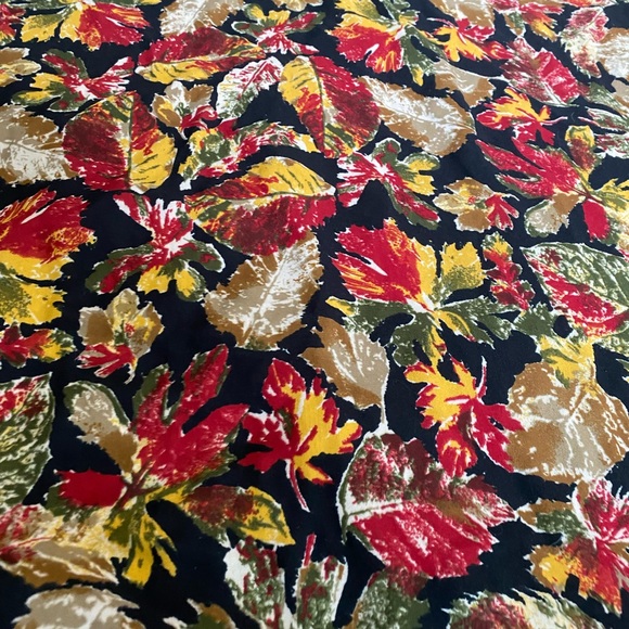 Vintage express square scarf black leaves design - Picture 5 of 6